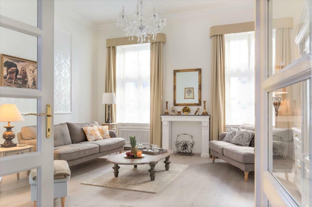 Chestnut & Eliza Suites Budapest Esterno foto